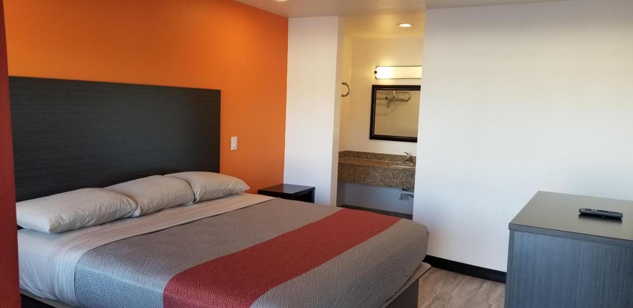Budget Motel Of Usa Хинесвилл Экстерьер фото